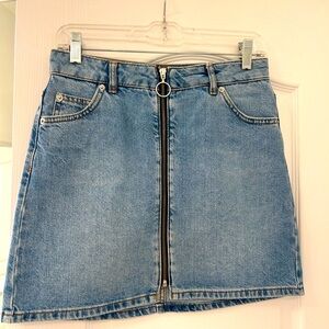 Topshop MOTO Denim Skirt. SZ 8.